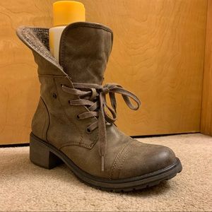 Roxy lace up boot